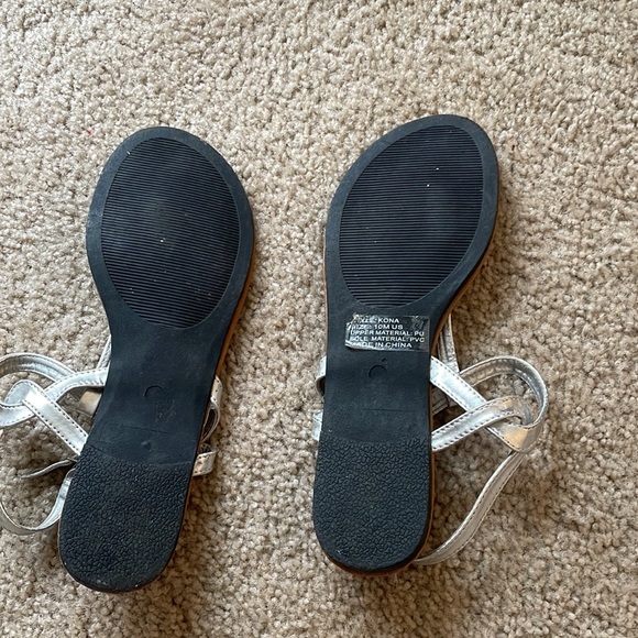 Silver flat sandals - Picture 2 of 4